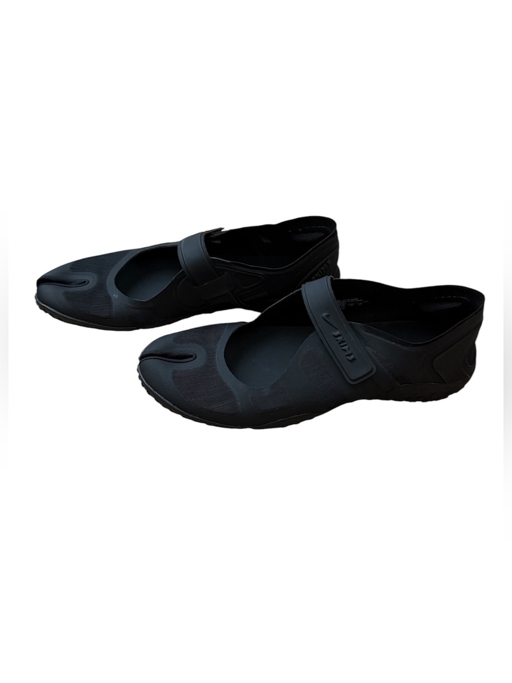 NikeSKIMS Rift Mesh split toe shoe - Picture 3 of 8